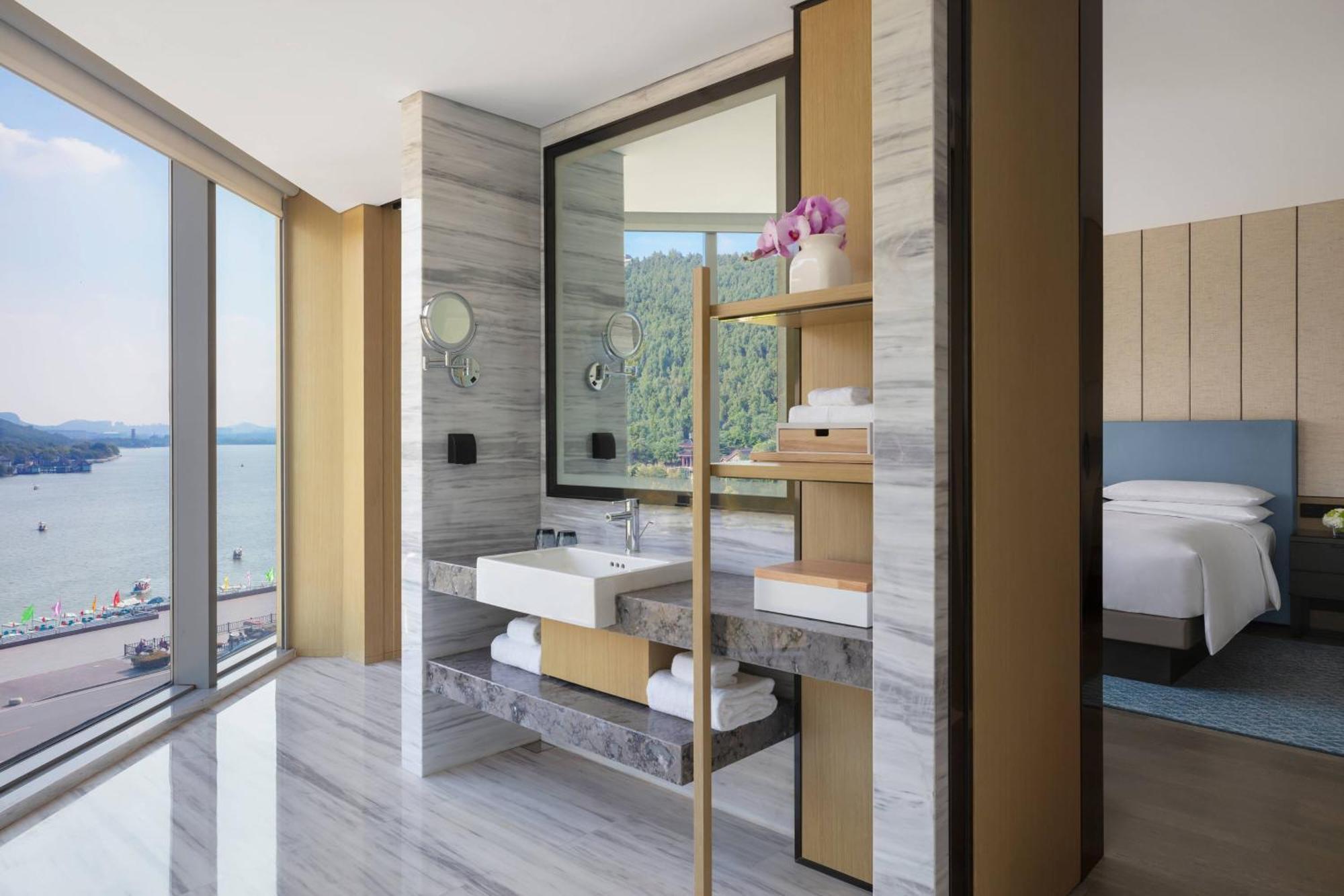Xuzhou Marriott Hotel Lakeview Exterior foto